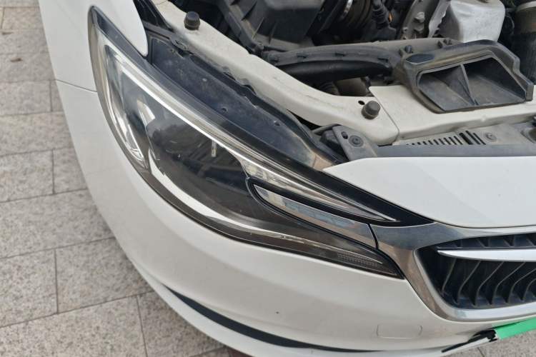 Used Buick GT 2021 1.3T Automatic Mild Hybrid Elite Version Right Front Headlight