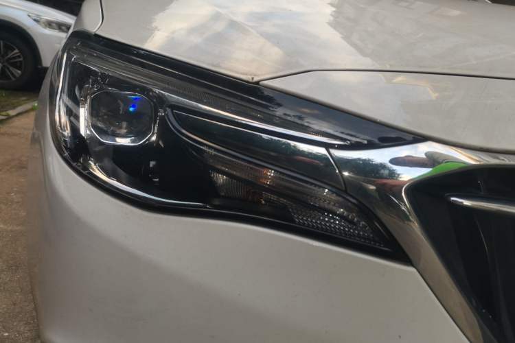 Used Buick GT 2021 Revised Version 1.3T Automatic Mild Hybrid Elite Edition Right Front Headlight