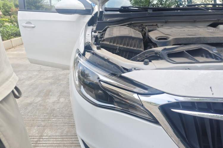 Used Buick GT 2021 Revised Version Flagship 1.5L Automatic Elite Edition Right Front Headlight