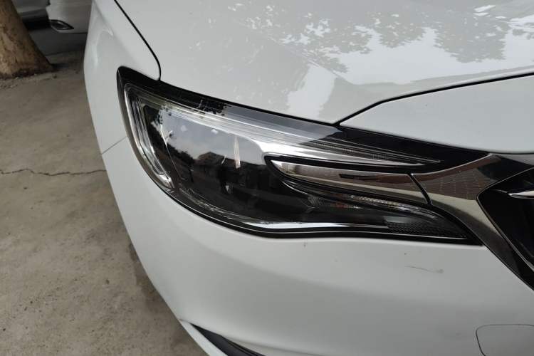 Used Buick GT 2021 Revised Version Flagship 1.5L Automatic Elite Edition Right Front Headlight