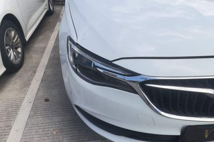 Used Buick GT 2021 Revised Version 1.3T Automatic Mild Hybrid Elite Edition Right Front Headlight