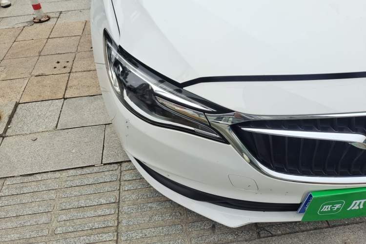 Used Buick GT 2021 Revised Version 1.3T Automatic Mild Hybrid Elite Edition Right Front Headlight
