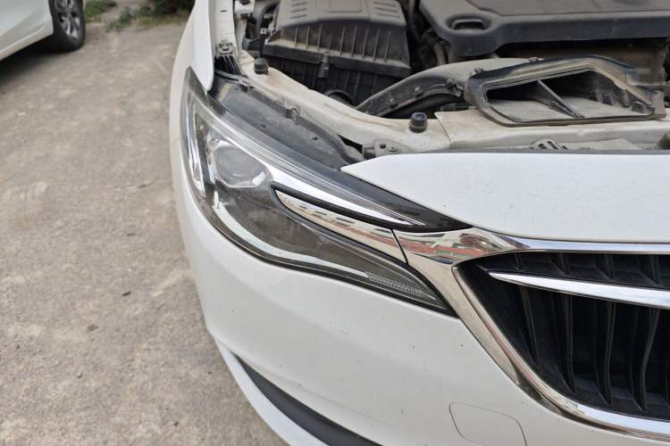 Used Buick GT 2021 Revised Version Flagship 1.5L Automatic Elite Edition Right Front Headlight