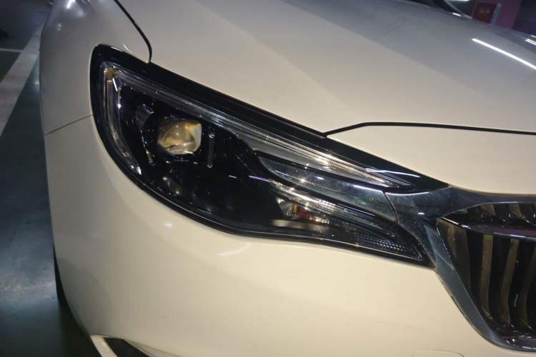 Used Buick GT 2021 Revised Version Flagship 1.5L Automatic Elite Edition Right Front Headlight