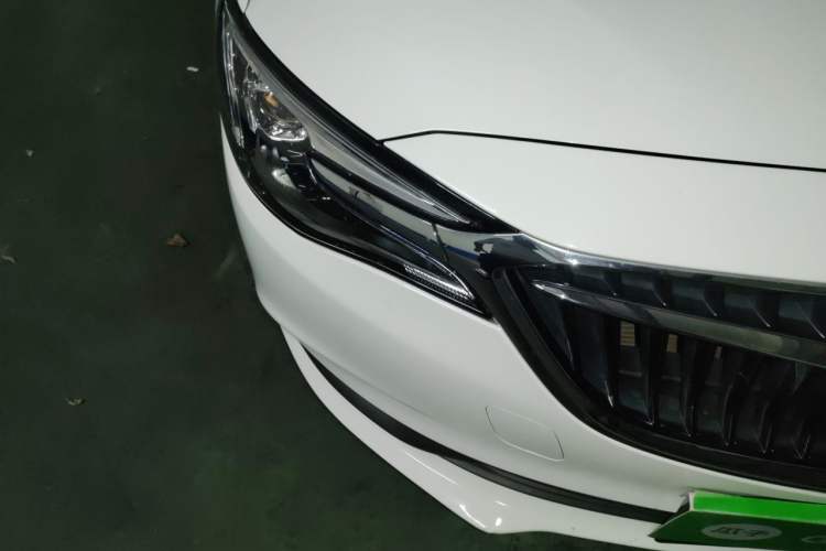 Used Buick GT 2021 Revised Version 1.3T Automatic Mild Hybrid Elite Edition Right Front Headlight