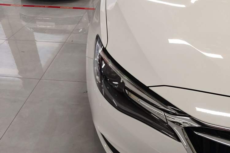 Used Buick GT 2021 Revised Version Flagship 1.5L Automatic Elite Edition Right Front Headlight