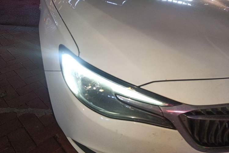 Used Buick GT 2021 Revised Version Flagship 1.5L Automatic Elite Edition Right Front Headlight