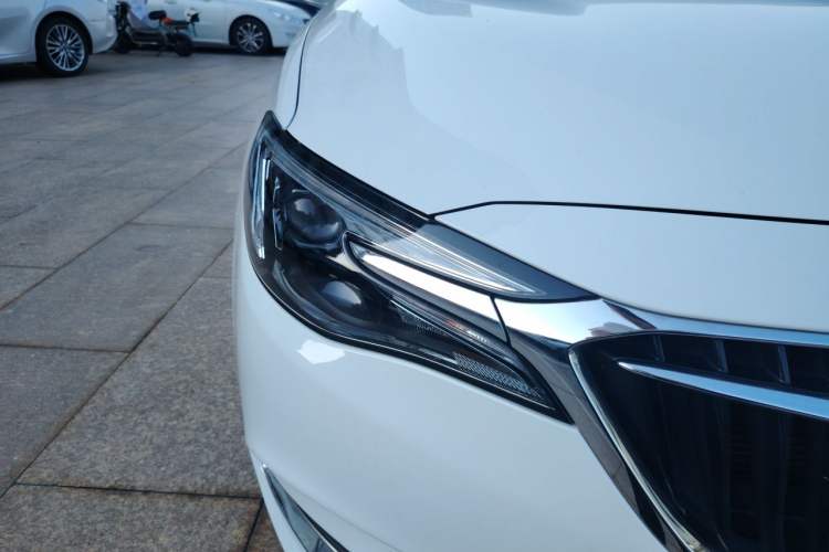 Used Buick GT 2021 Revised Version 1.3T Automatic Mild Hybrid Elite Edition Right Front Headlight