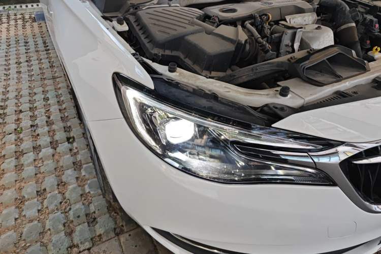 Used Buick GT 2021 1.3T Automatic Mild Hybrid Elite Version Right Front Headlight