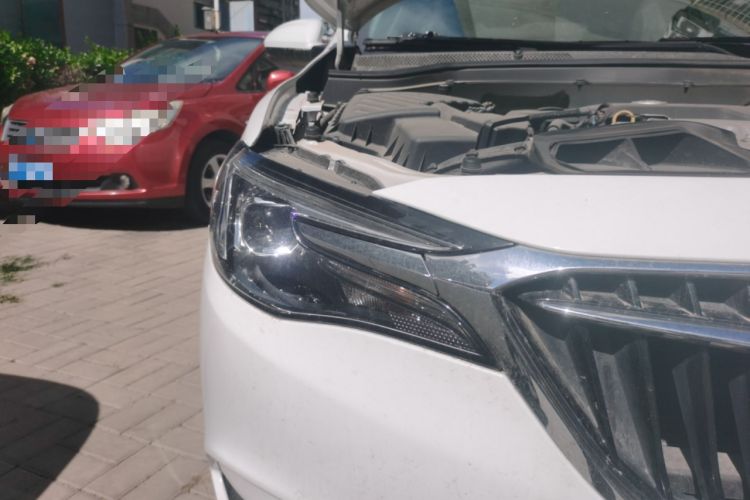 Used Buick GT 2021 Revised Version 1.3T Automatic Mild Hybrid Elite Edition Right Front Headlight