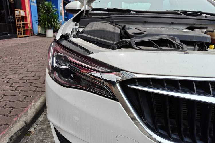 Used Buick GT 2021 Revised Version Flagship 1.5L Automatic Elite Edition Right Front Headlight