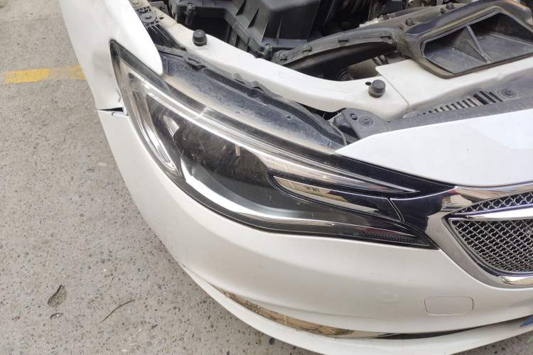 Used Buick GT 2021 1.3T Automatic Mild Hybrid Elite Version Right Front Headlight