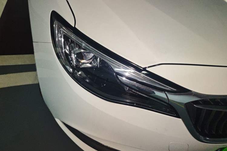 Used Buick GT 2021 Revised Version Flagship 1.5L Automatic Elite Edition Right Front Headlight