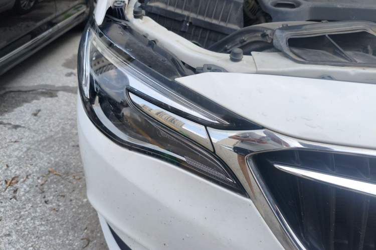 Used Buick GT 2021 Revised Version Flagship 1.5L Automatic Elite Edition Right Front Headlight