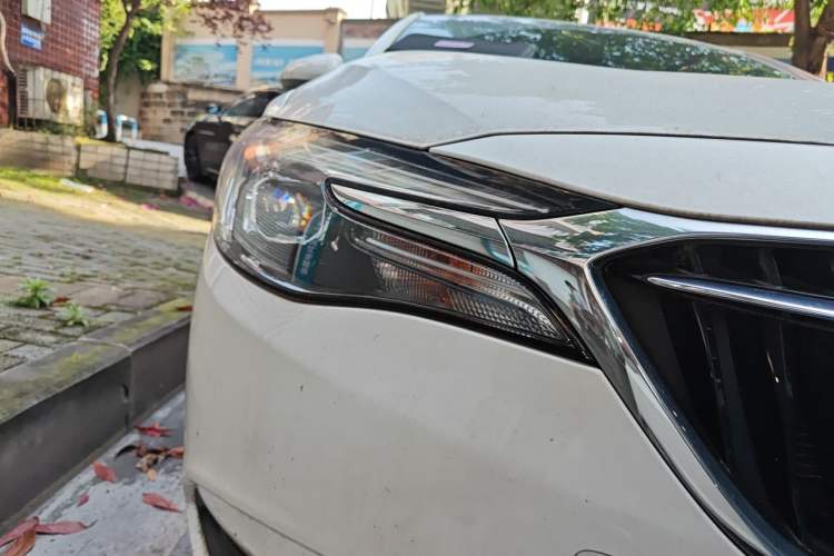 Used Buick GT 2021 Revised Version Flagship 1.5L Automatic Elite Edition Right Front Headlight