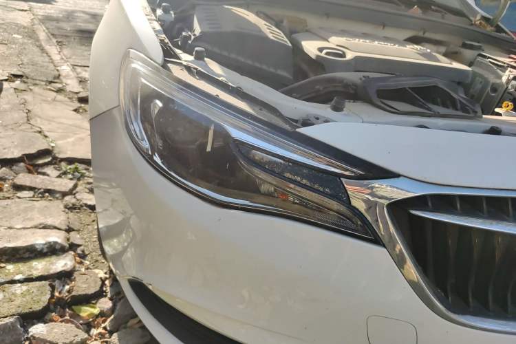 Used Buick GT 2021 Revised Version Flagship 1.5L Automatic Elite Edition Right Front Headlight