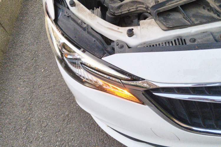 Used Buick GT 2021 Revised Version Flagship 1.5L Automatic Entry-Level Trim Right Front Headlight