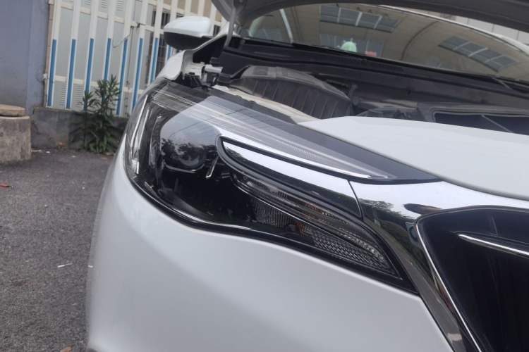 Used Buick GT 2021 Revised Version Flagship 1.5L Automatic Elite Edition Right Front Headlight