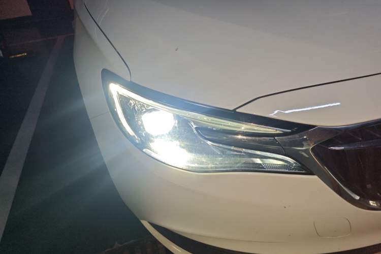 Used Buick GT 2021 Exemplar 1.5L Automatic Elite Version Right Front Headlight