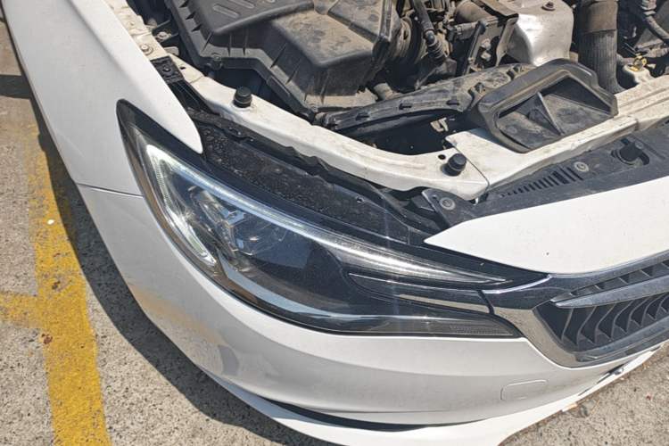 Used Buick GT 2021 Revised Version 1.3T Automatic Mild Hybrid Elite Edition Right Front Headlight