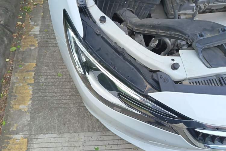 Used Buick GT 2021 Exemplar 1.5L Automatic Elite Version Right Front Headlight