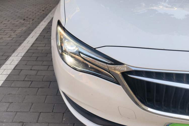 Used Buick GT 2021 Revised Version Flagship 1.5L Automatic Elite Edition Right Front Headlight