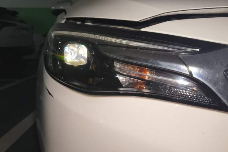 Used Buick GT 2021 Revised Version Flagship 1.5L Automatic Elite Edition Right Front Headlight