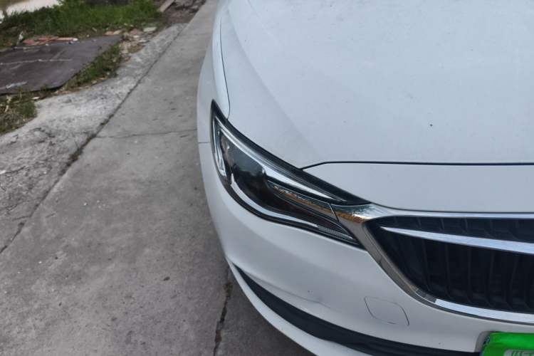 Used Buick GT 2021 1.3T Automatic Mild Hybrid Elite Version Right Front Headlight