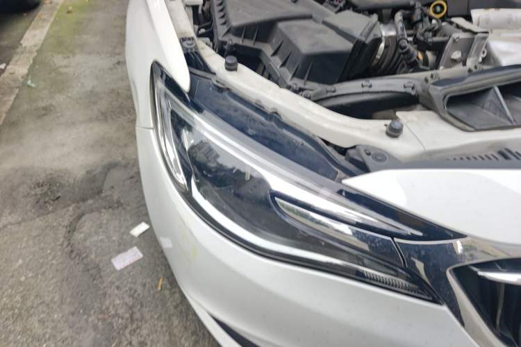 Used Buick GT 2021 Revised Version 1.3T Automatic Mild Hybrid Elite Edition Right Front Headlight