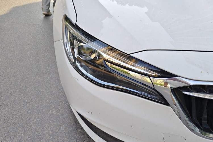 Used Buick GT 2021 Revised Version Flagship 1.5L Automatic Elite Edition Right Front Headlight