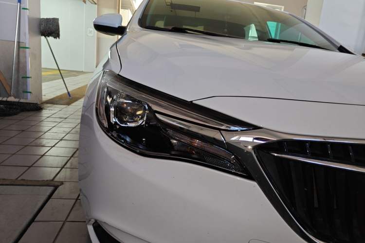 Used Buick GT 2021 Revised Version Flagship 1.5L Automatic Elite Edition Right Front Headlight