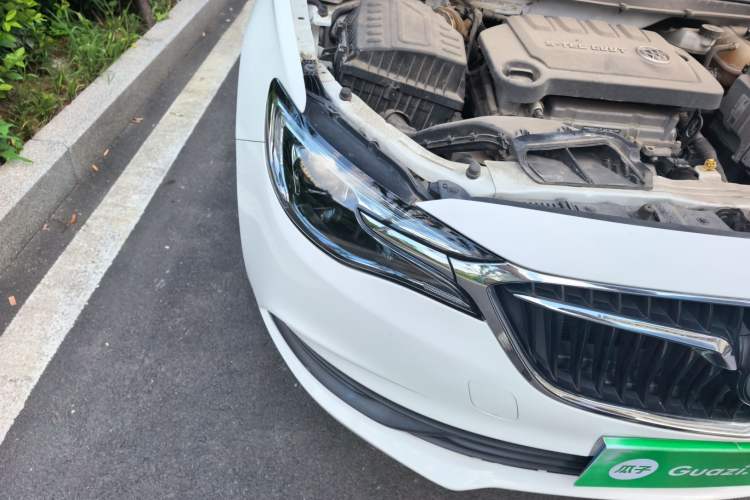 Used Buick GT 2021 Revised Version Flagship 1.5L Automatic Elite Edition Right Front Headlight