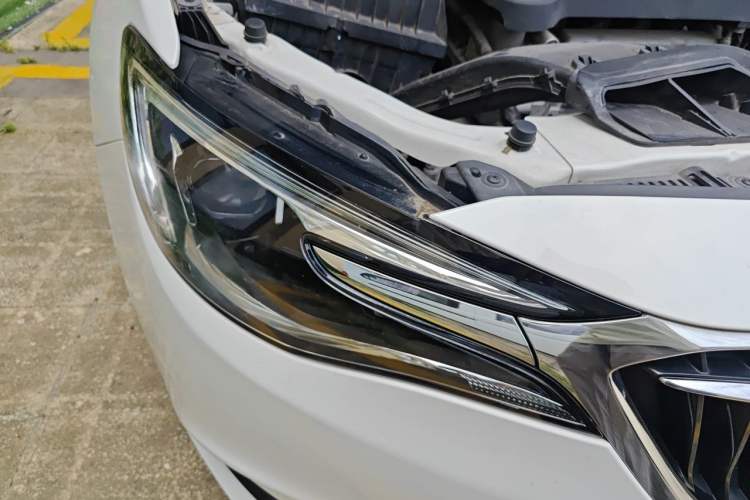 Used Buick GT 2021 Revised Version Flagship 1.5L Automatic Elite Edition Right Front Headlight