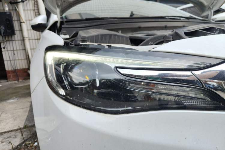 Used Buick GT 2021 Revised Version Flagship 1.5L Automatic Elite Edition Right Front Headlight