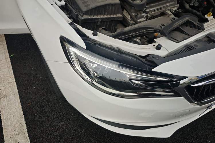 Used Buick GT 2021 Revised Version Flagship 1.5L Automatic Elite Edition Right Front Headlight