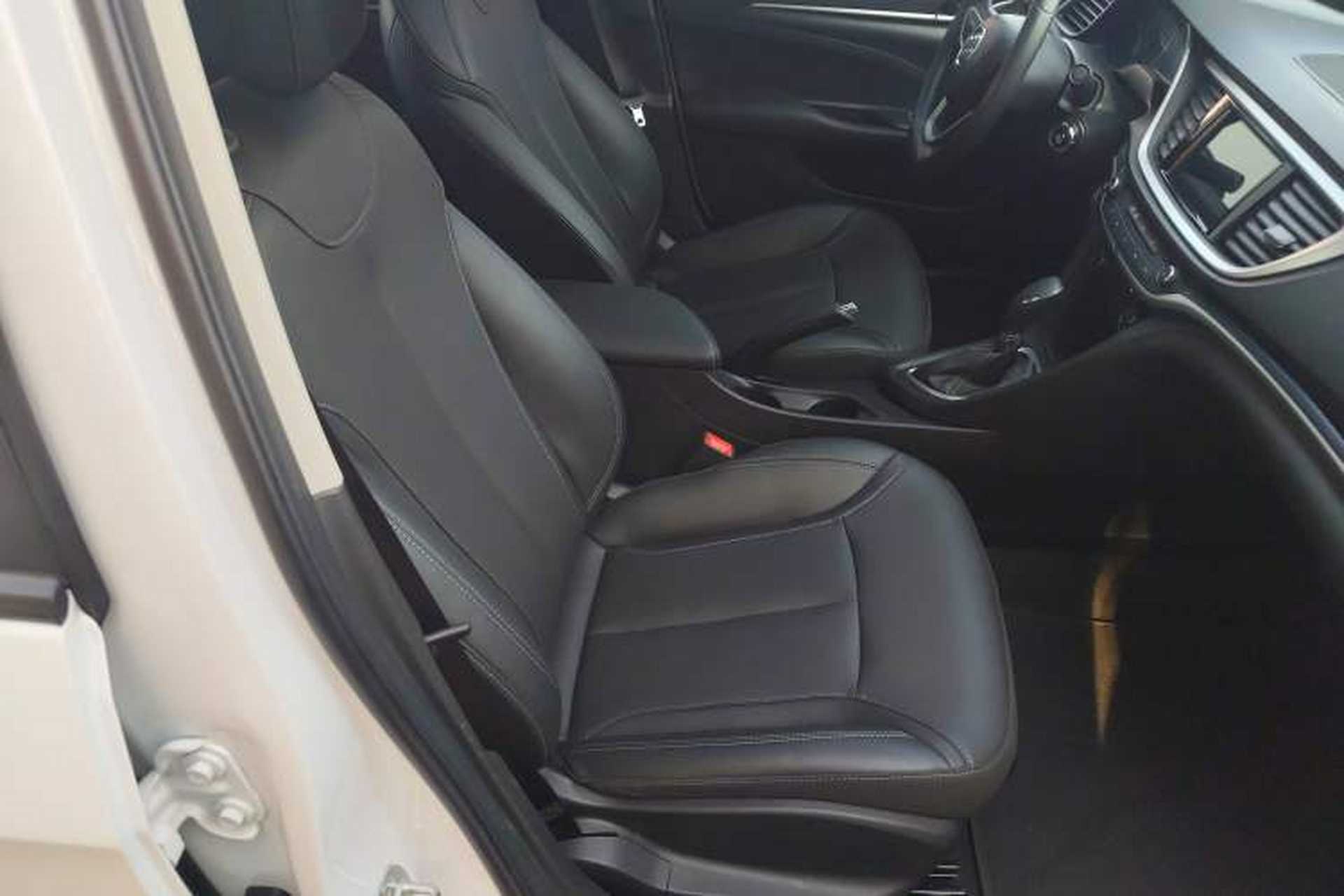 Used Buick GT 2021 Revised Version 1.3T Automatic Mild Hybrid Elite Edition Right Front Seat