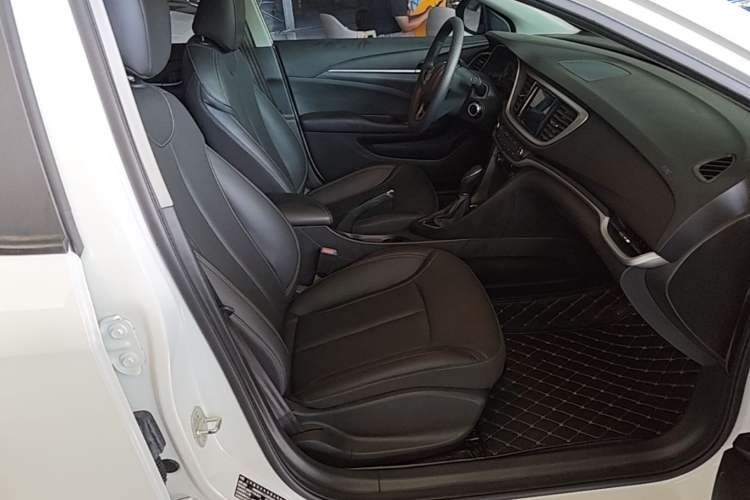 Used Buick GT 2021 Revised Version Flagship 1.5L Automatic Entry-Level Trim Right Front Seat