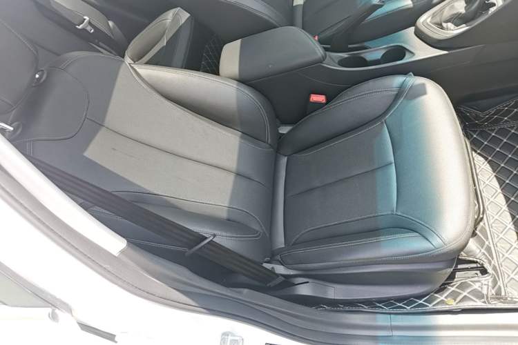 Used Buick GT 2021 1.3T Automatic Mild Hybrid Elite Version Right Front Seat