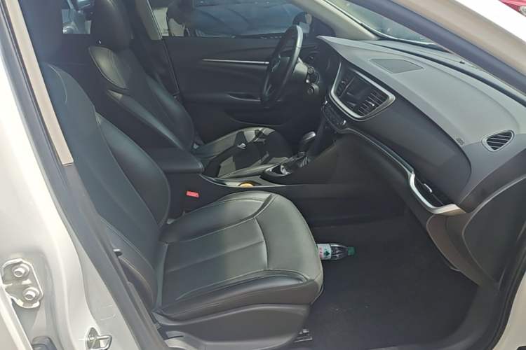Used Buick GT 2021 1.3T Automatic Mild Hybrid Elite Version Right Front Seat