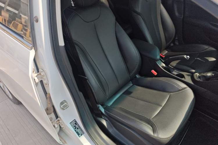 Used Buick GT 2021 Revised Version Flagship 1.5L Automatic Elite Edition Right Front Seat