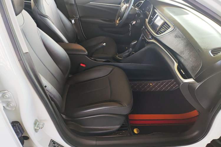 Used Buick GT 2021 Revised Version 1.3T Automatic Mild Hybrid Elite Edition Right Front Seat