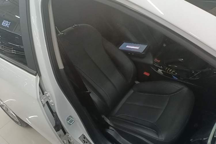 Used Buick GT 2021 Revised Version Flagship 1.5L Automatic Entry-Level Trim Right Front Seat