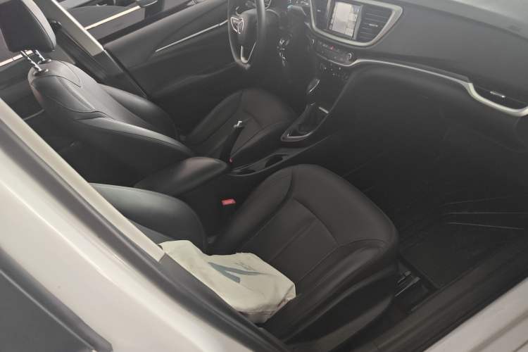 Used Buick GT 2021 Revised Version 1.3T Automatic Mild Hybrid Elite Edition Right Front Seat