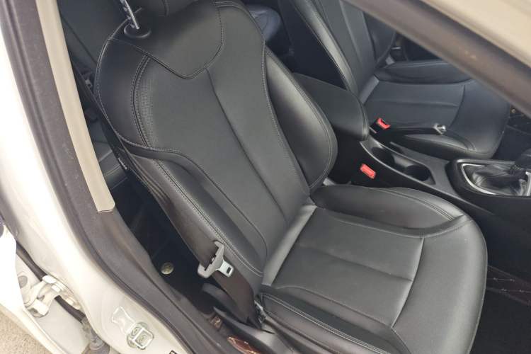 Used Buick GT 2021 Revised Version 1.3T Automatic Mild Hybrid Advanced Edition Right Front Seat