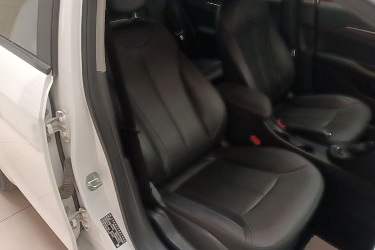 Used Buick GT 2021 Revised Version 1.3T Automatic Mild Hybrid Elite Edition Right Front Seat