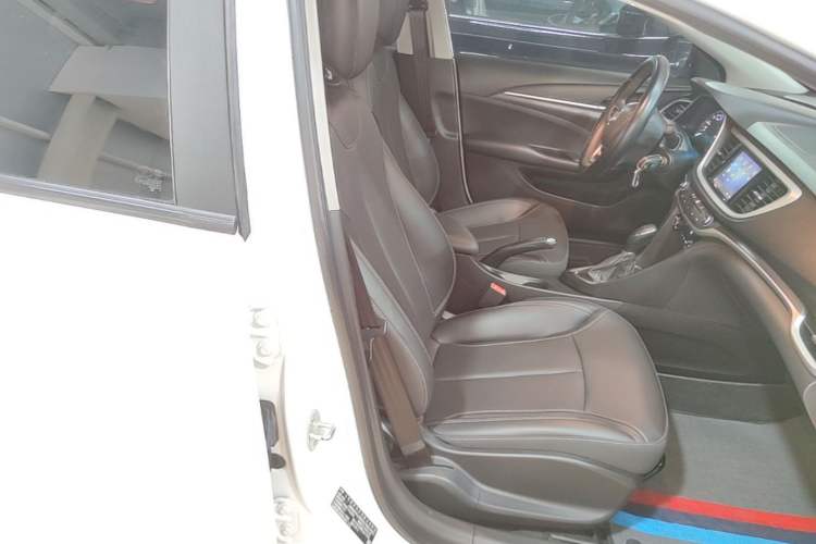 Used Buick GT 2021 Revised Version 1.3T Automatic Mild Hybrid Elite Edition Right Front Seat