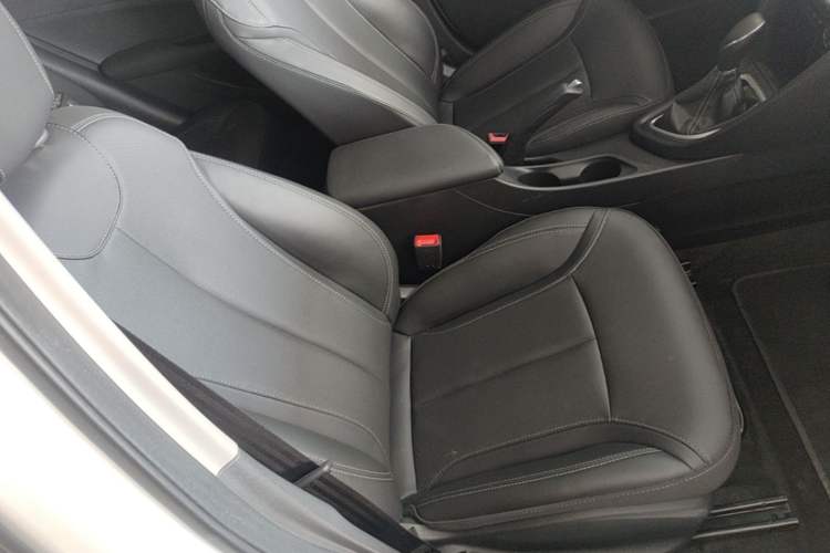 Used Buick GT 2021 Revised Version 1.3T Automatic Mild Hybrid Advanced Edition Right Front Seat