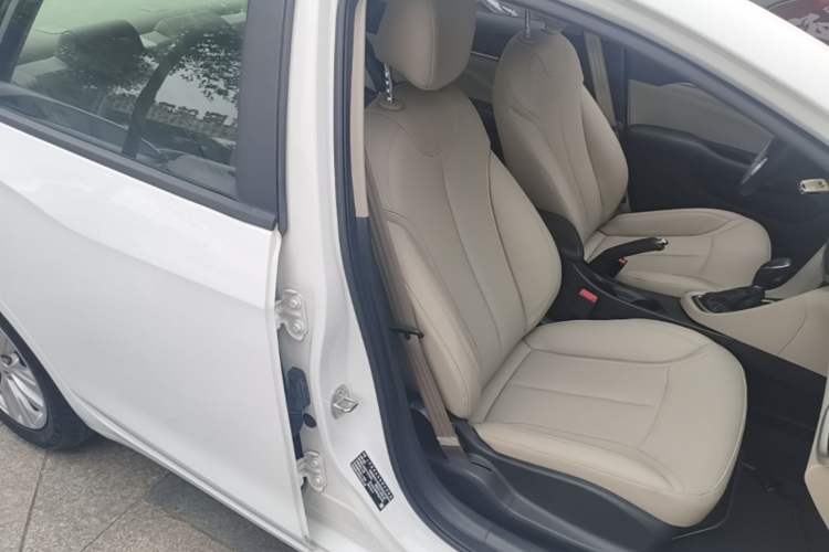 Used Buick GT 2021 Exemplar 1.5L Automatic Elite Version Right Front Seat