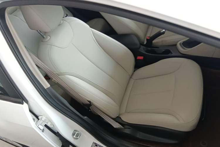 Used Buick GT 2021 Exemplar 1.5L Automatic Elite Version Right Front Seat