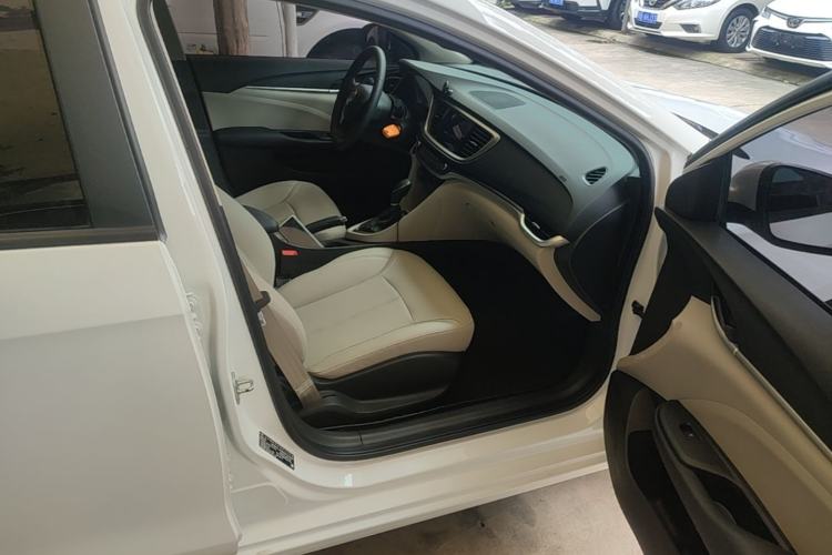 Used Buick GT 2021 Exemplar 1.5L Automatic Elite Version Right Front Seat
